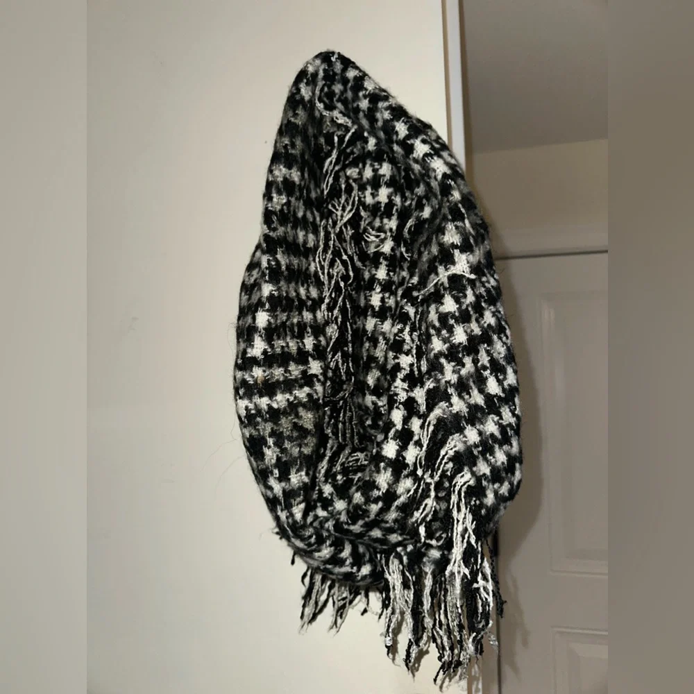 Infinity Scarf from Anthro - Picture 7 of 7